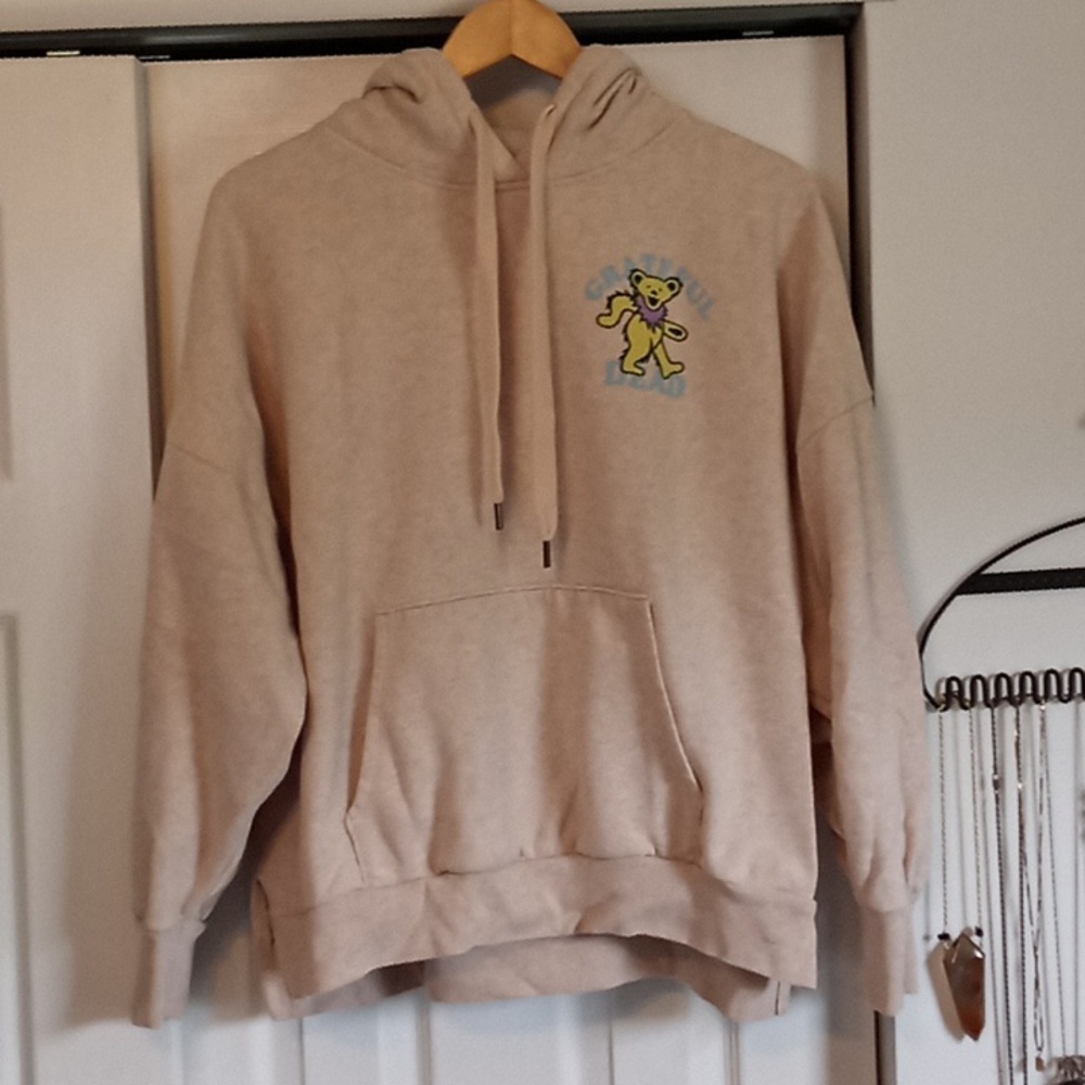 American Eagle Outfitters Cream Relaxed Sweatshirt